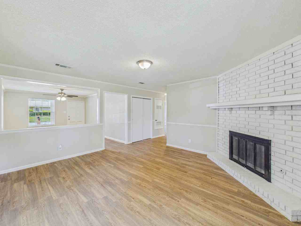 10 Willowridge Cv - Photo 4 of 20