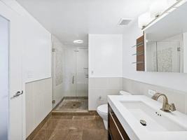 featured image of 225 E 34th St