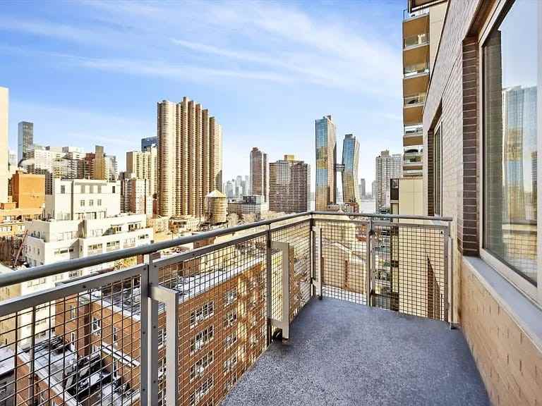 225 E 34th St - Photo 2 of 6