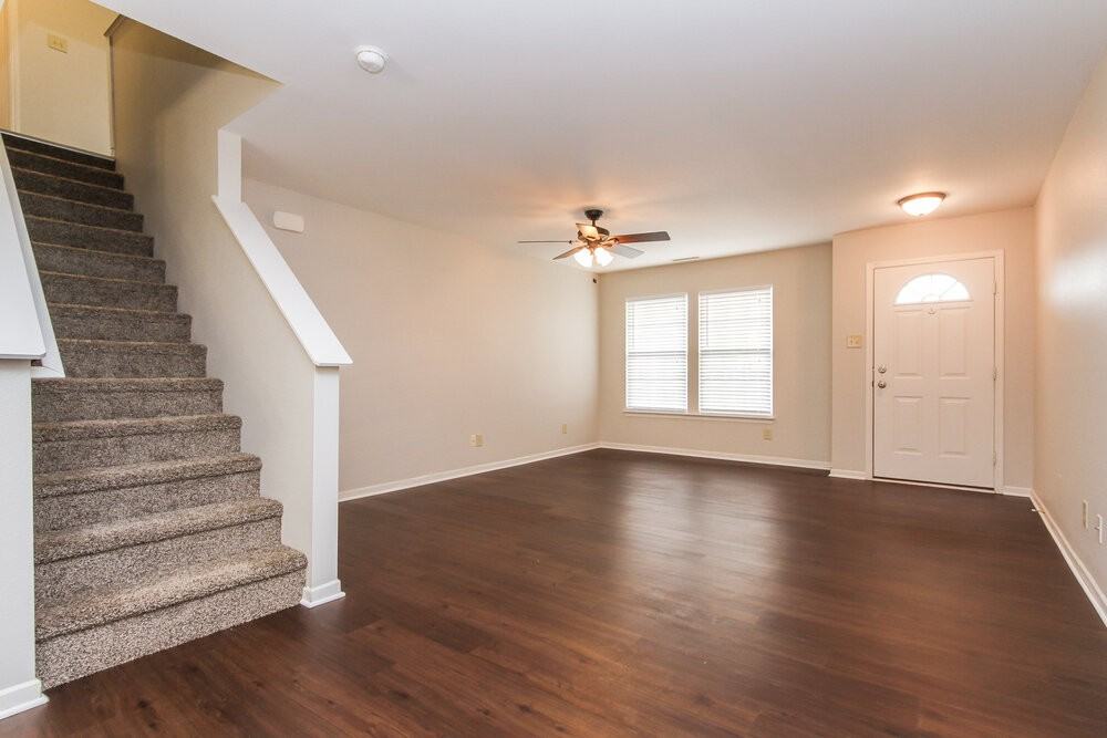 1351 Brooks Dr - Photo 2 of 15