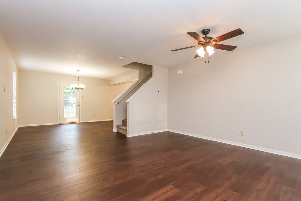 1351 Brooks Dr - Photo 3 of 15