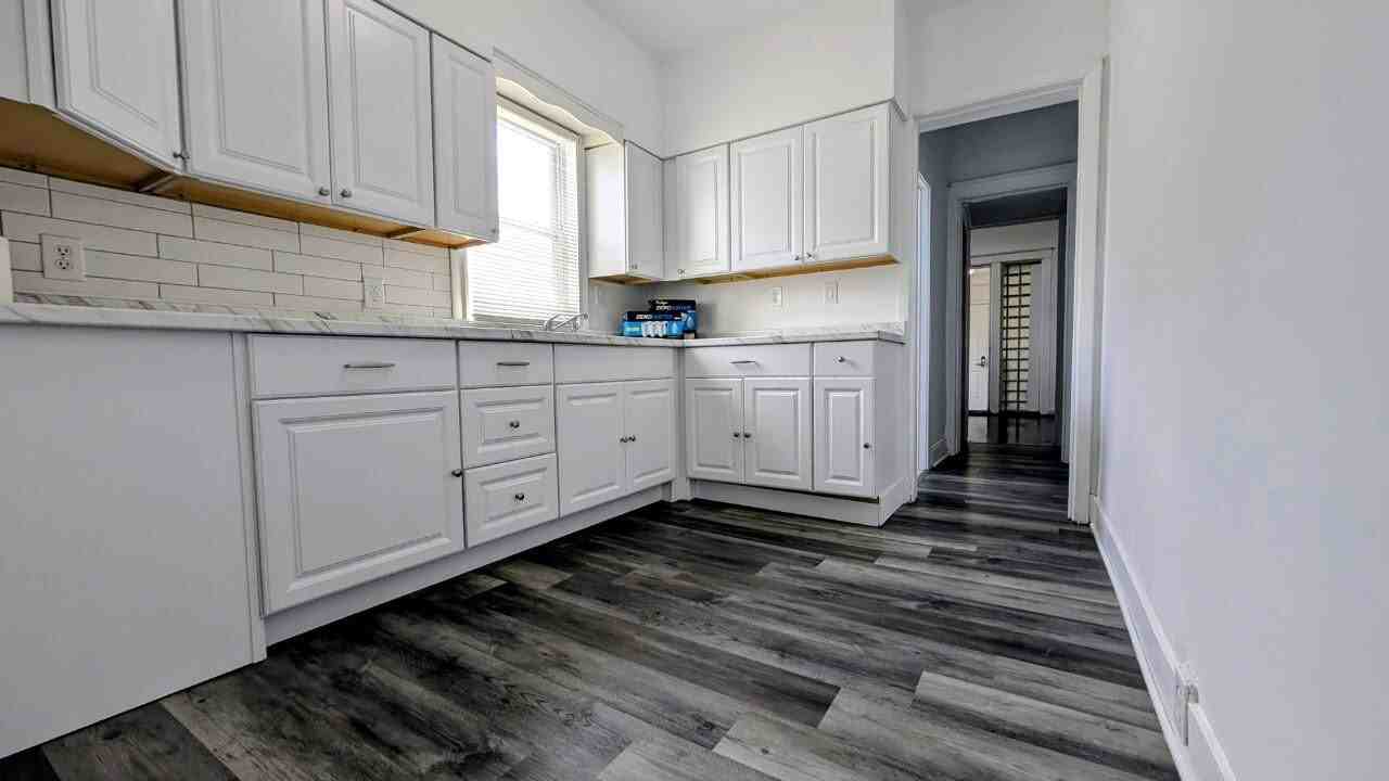 7315 S Kenwood Ave - Photo 2 of 23