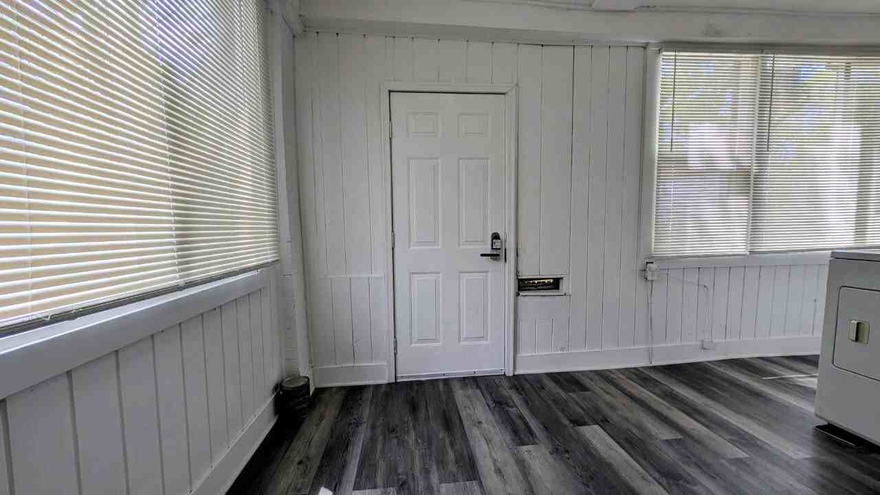 7315 S Kenwood Ave - Photo 6 of 23