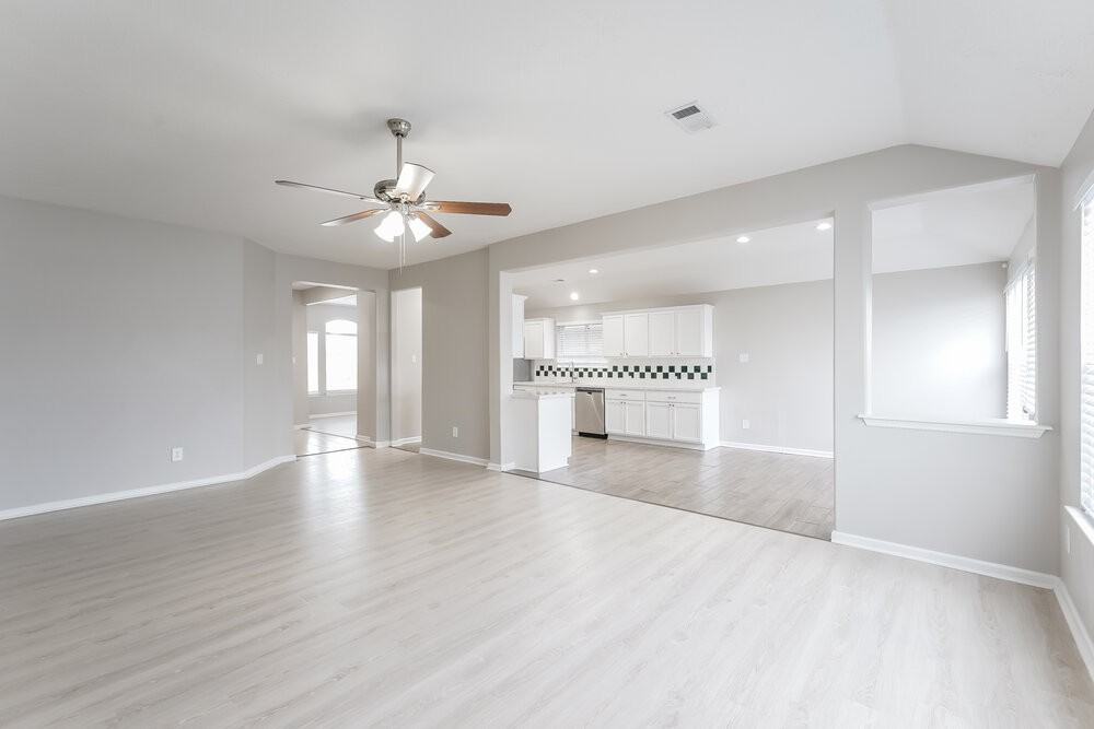 18006 Oakmoss Hill Ct - Photo 4 of 16