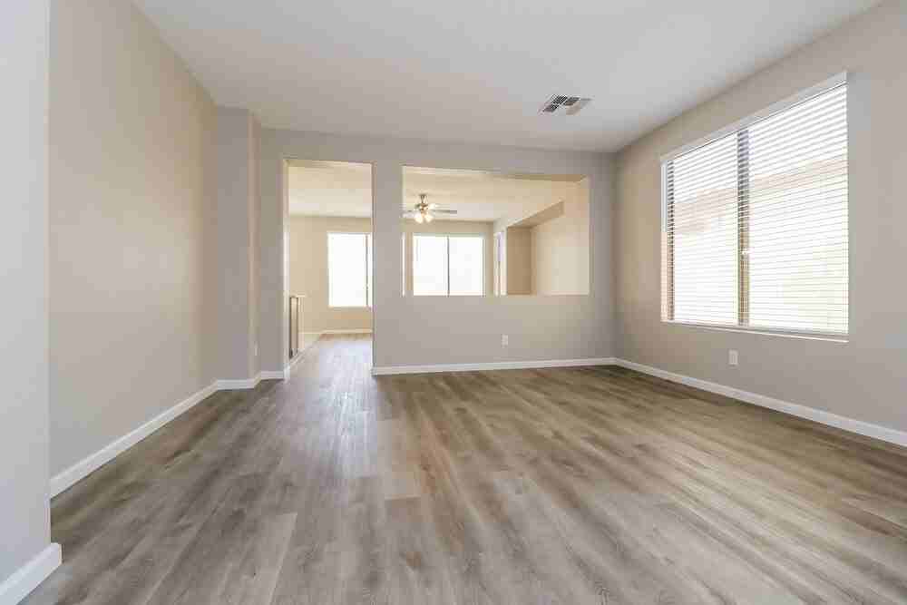 15233 W Banff Ln - Photo 5 of 16