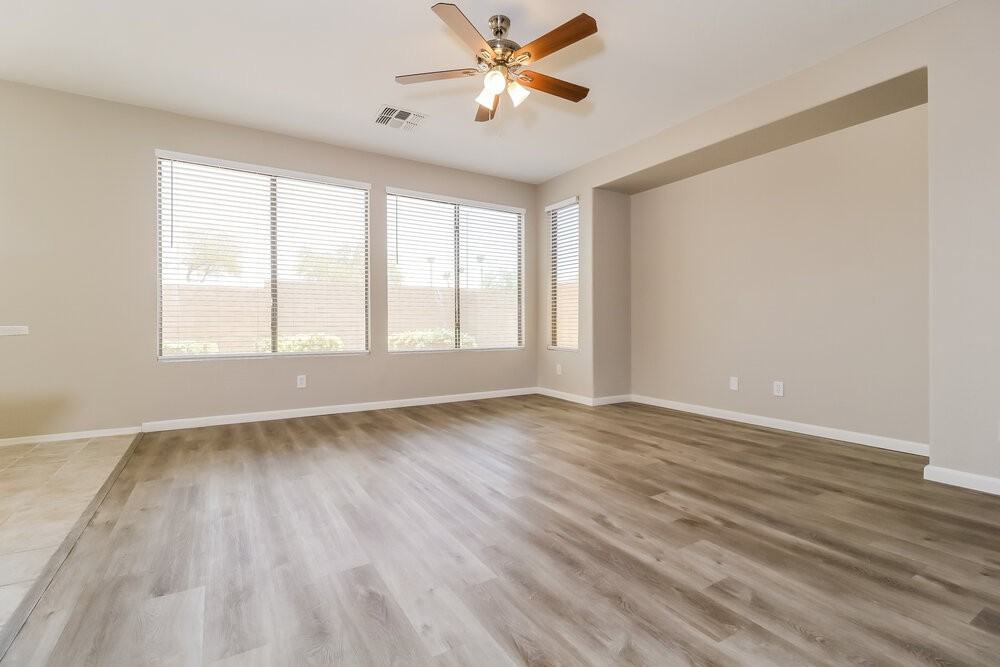 15233 W Banff Ln - Photo 6 of 16
