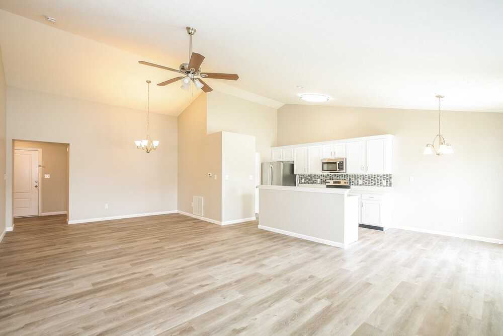 4557 Walcott Dr - Photo 4 of 16