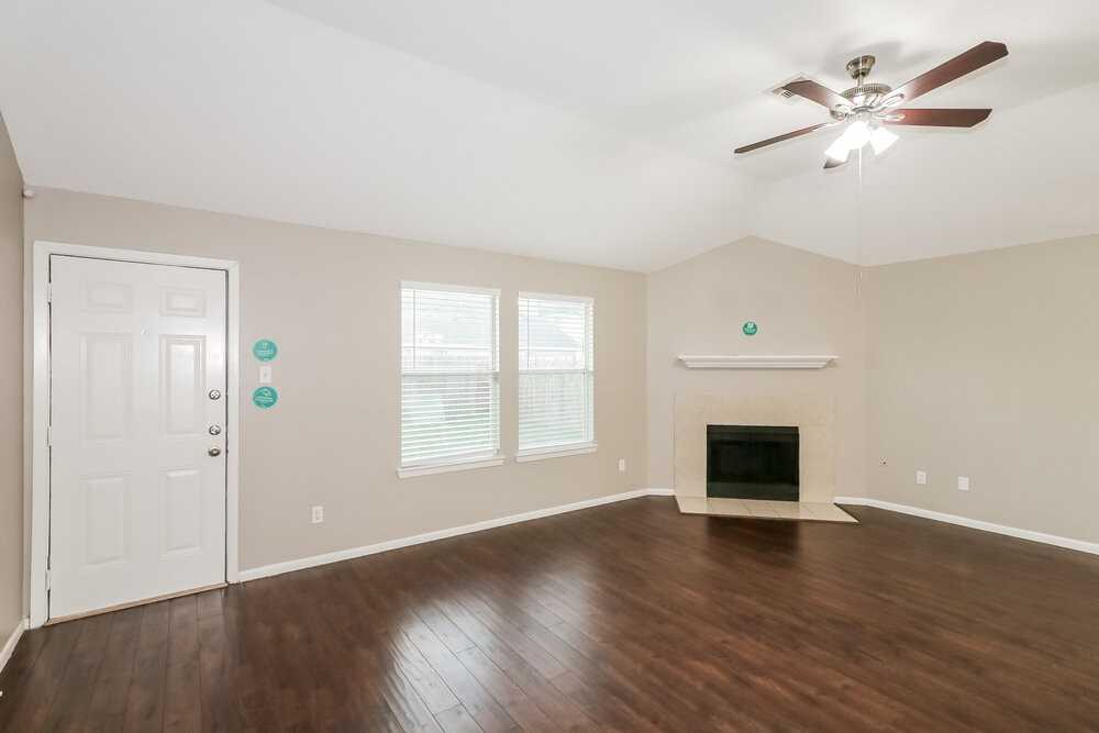 5911 Shining Leaf Ct - Photo 5 of 17