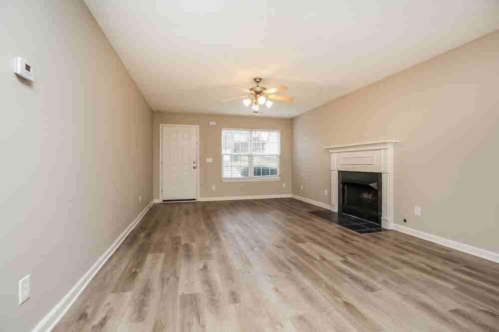 141 Lyndhurst Dr - Photo 4 of 17