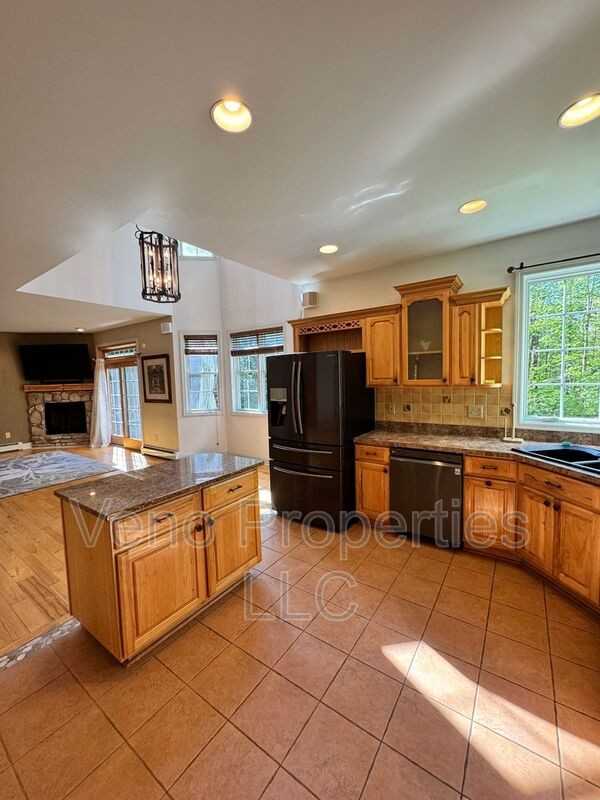 1023 Packer Rd - Photo 2 of 25