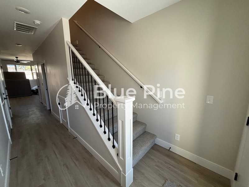 477 Easy St #1 - Photo 3 of 20