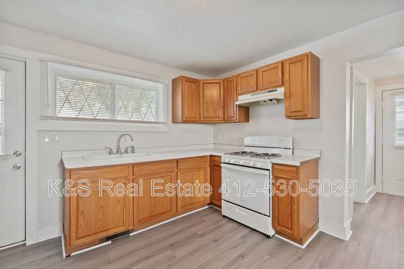 803 Vermont Ave - Photo 3 of 29