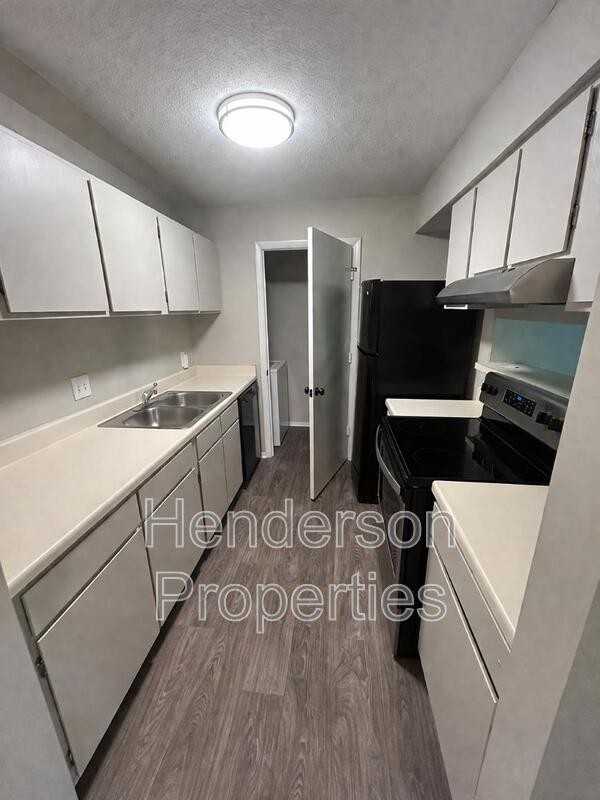 5024 Sardis Rd #G - Photo 4 of 11