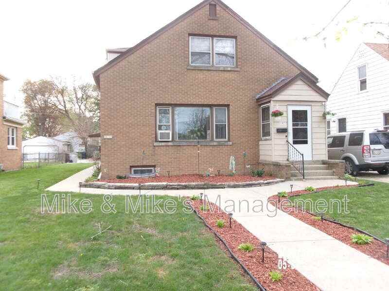 4479A N 44th St Uppr - Photo 2 of 20