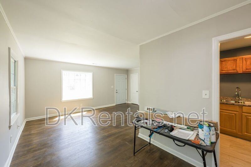 1295 Westmont Rd Sw - Photo 6 of 15