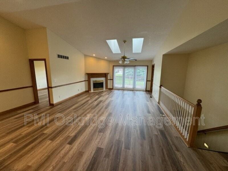 1001 Laurel Tree Ct - Photo 2 of 19