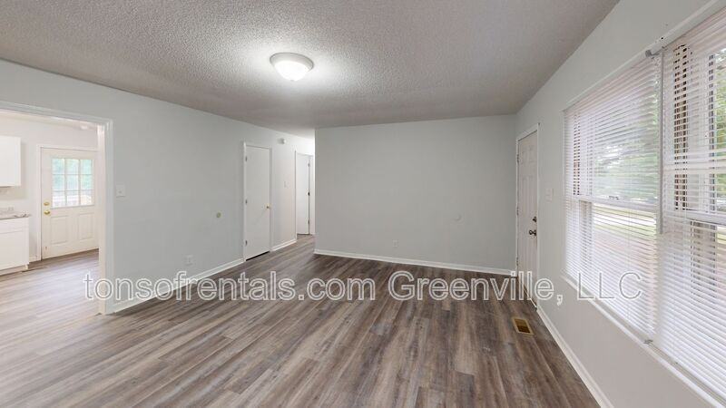 404 Monks Grove Church Rd - Photo 4 of 13