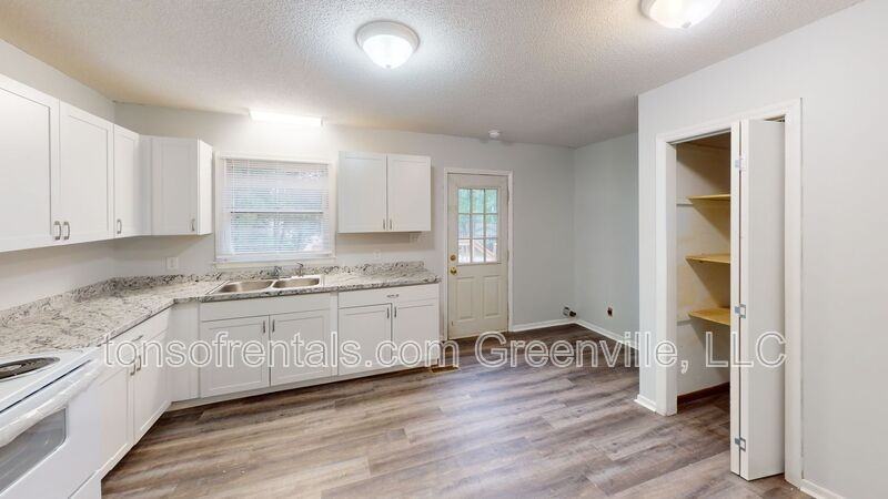 404 Monks Grove Church Rd - Photo 6 of 13