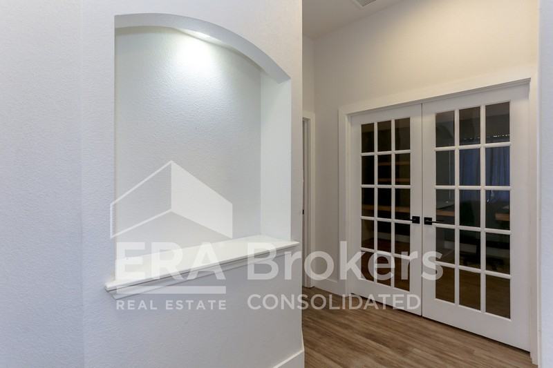 6110 Melanie Dr - Photo 7 of 28
