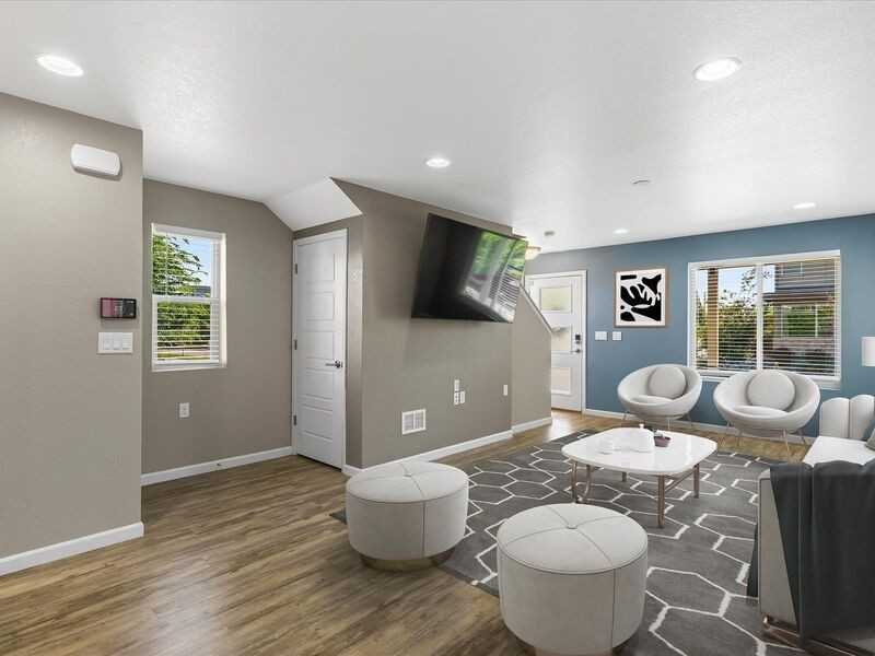 5873 Boston St - Photo 4 of 20