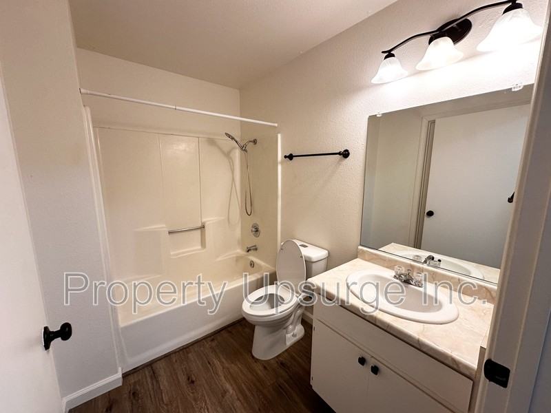 1529 Willis St - Photo 4 of 18
