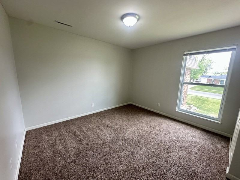 1440 Meadowview Dr #3 - Photo 5 of 10