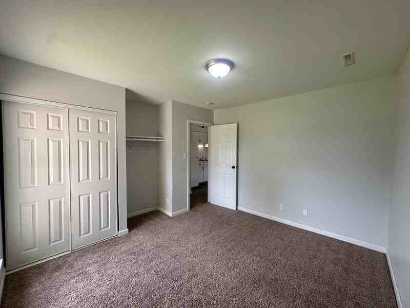 1440 Meadowview Dr #3 - Photo 6 of 10
