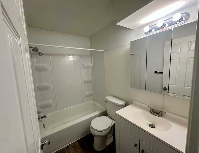 1440 Meadowview Dr #3 - Photo 7 of 10