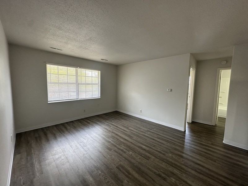 1460 Meadowview Dr #3 - Photo 2 of 10