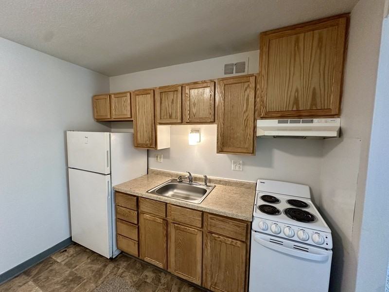 1450 Meadowview Dr #10 - Photo 4 of 13