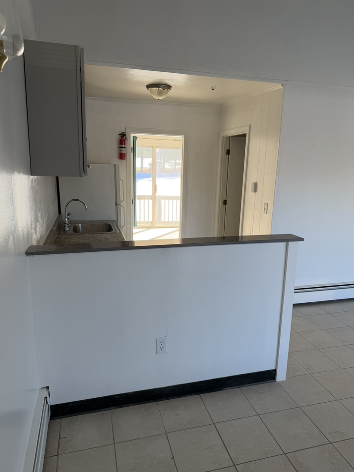 220 Derry Rd - Photo 4 of 10