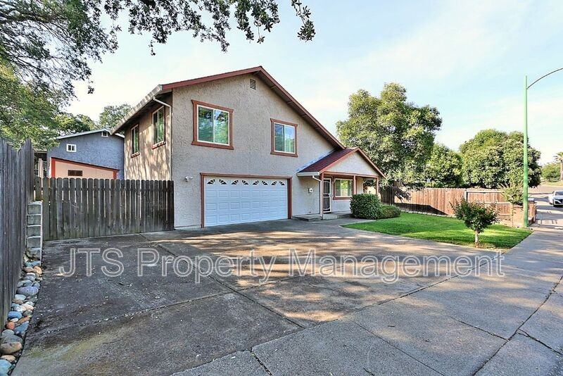 9529 Lake Natoma Dr - Photo 3 of 32