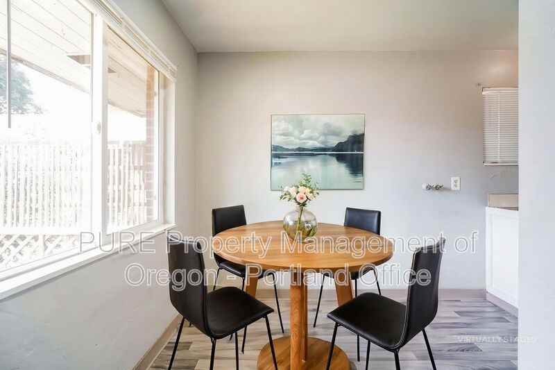 1049 Se Walnut St #7 - Photo 2 of 19