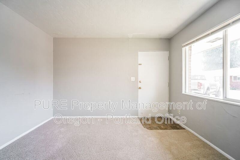1049 Se Walnut St #7 - Photo 6 of 19