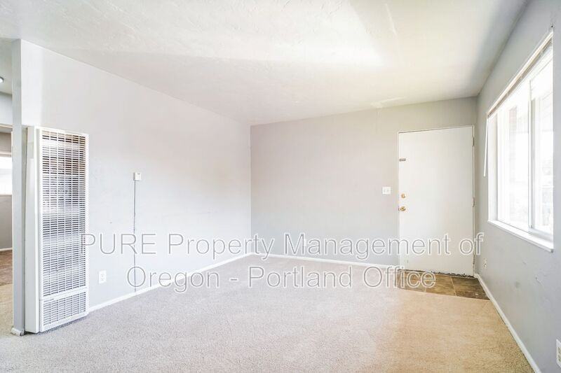 1049 Se Walnut St #7 - Photo 7 of 19