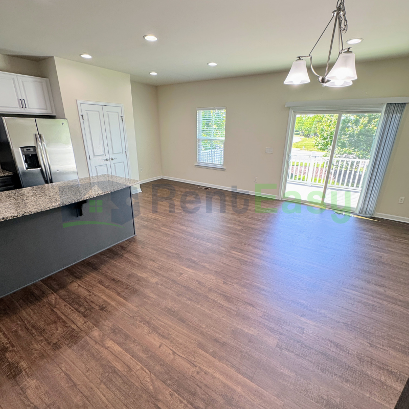447 Covington Ct - Photo 7 of 35
