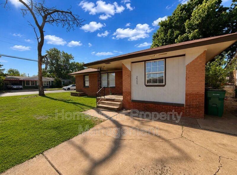 2500 Sw 48th St - Photo 2 of 14