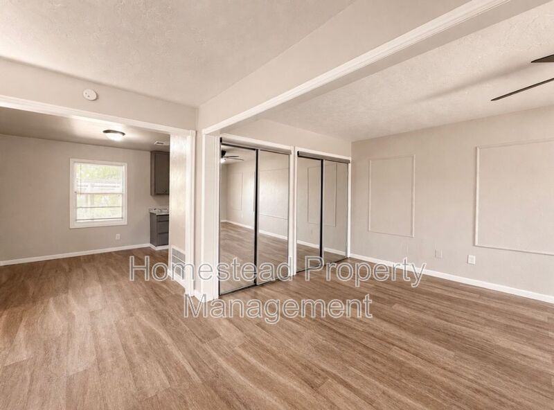 2500 Sw 48th St - Photo 3 of 14