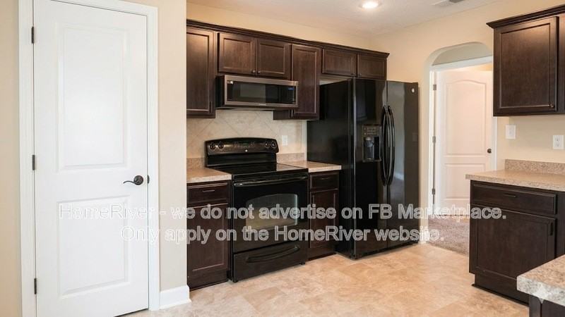 676 Broad Dr - Photo 2 of 7