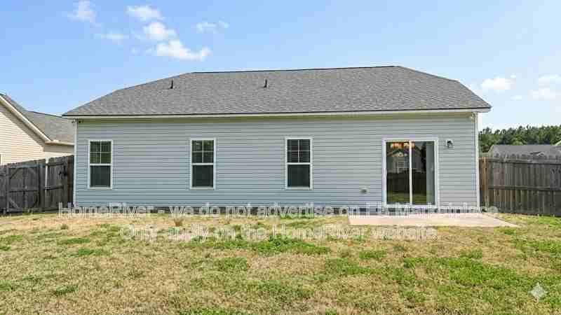 676 Broad Dr - Photo 4 of 7