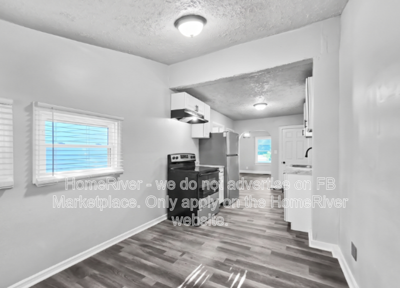 2304 Rockford Ln - Photo 4 of 16