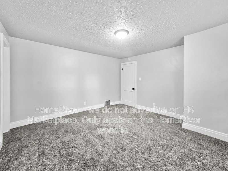 2304 Rockford Ln - Photo 5 of 16