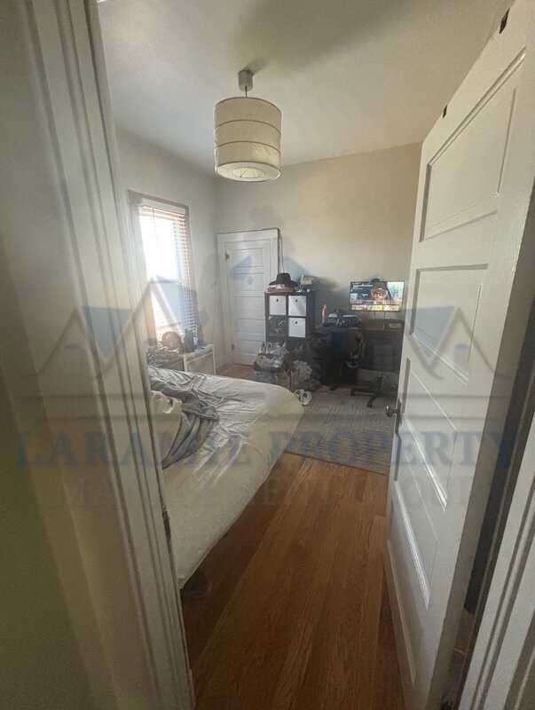 709 S 5th St - Photo 3 of 20