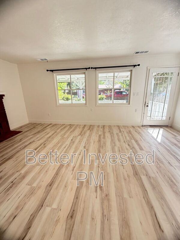 8830 East Rd - Photo 3 of 23