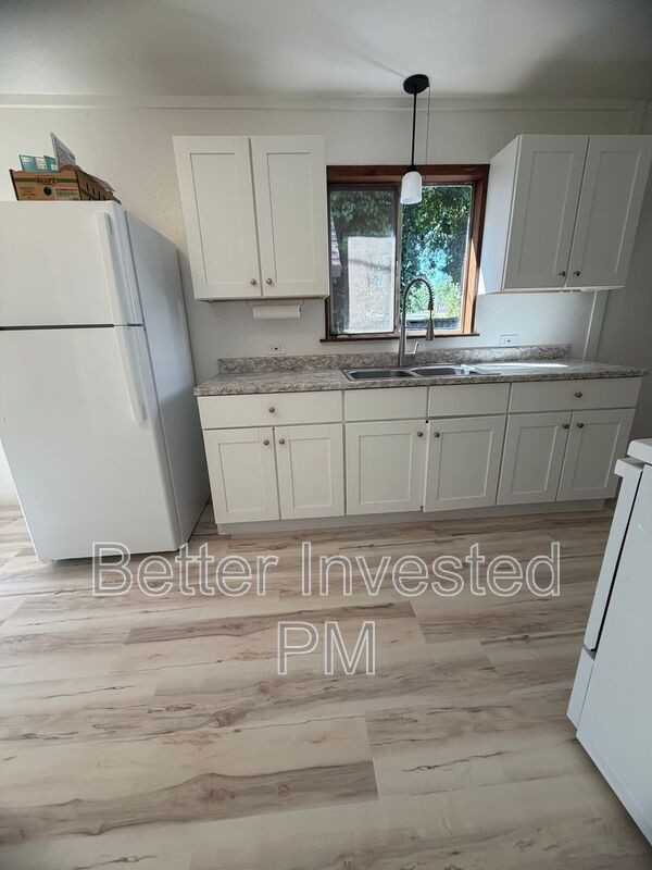 8830 East Rd - Photo 4 of 23