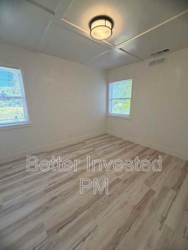 8830 East Rd - Photo 7 of 23
