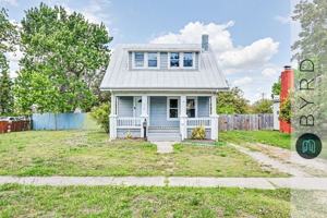 featured image of 114 Lee Ave