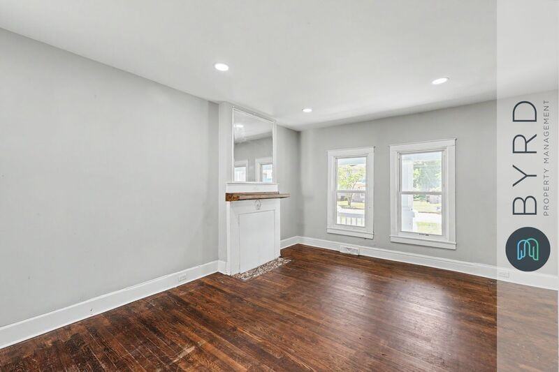 114 Lee Ave - Photo 7 of 32