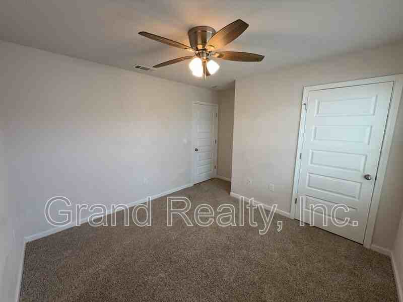 4407 White Cedar Ct - Photo 5 of 23
