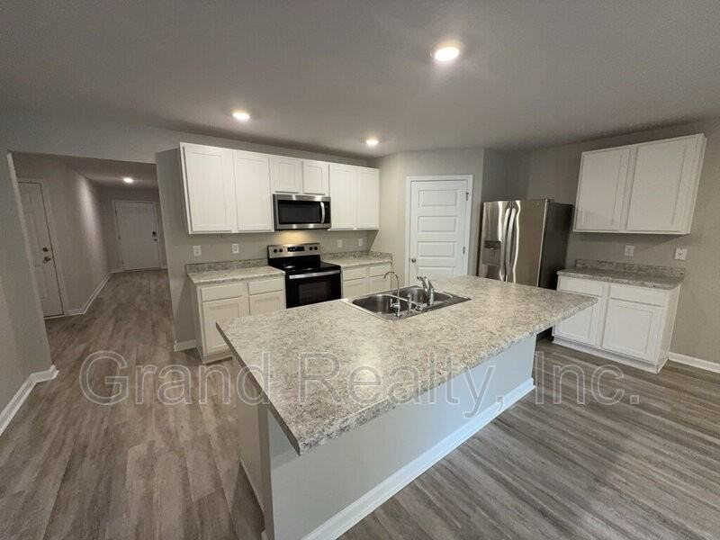 4407 White Cedar Ct - Photo 6 of 23